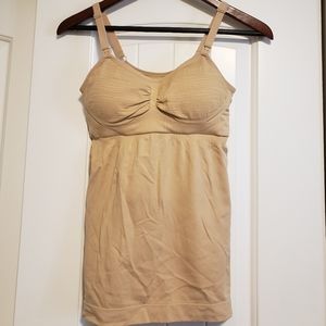 Kindred Bravely hands free pumping/nursing tank in nude